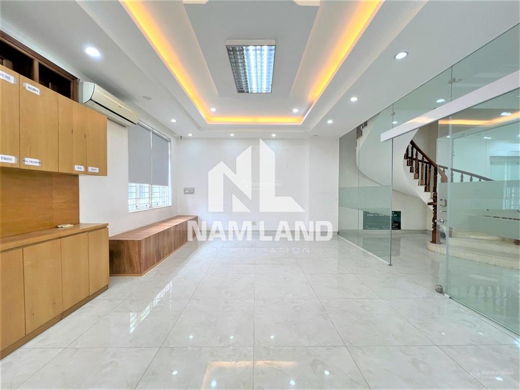 Cho thuê nhà gara 3 tầng gần công viên hai hồ cao đức lân hướng tây tứ trạch ngay an phú quận 2