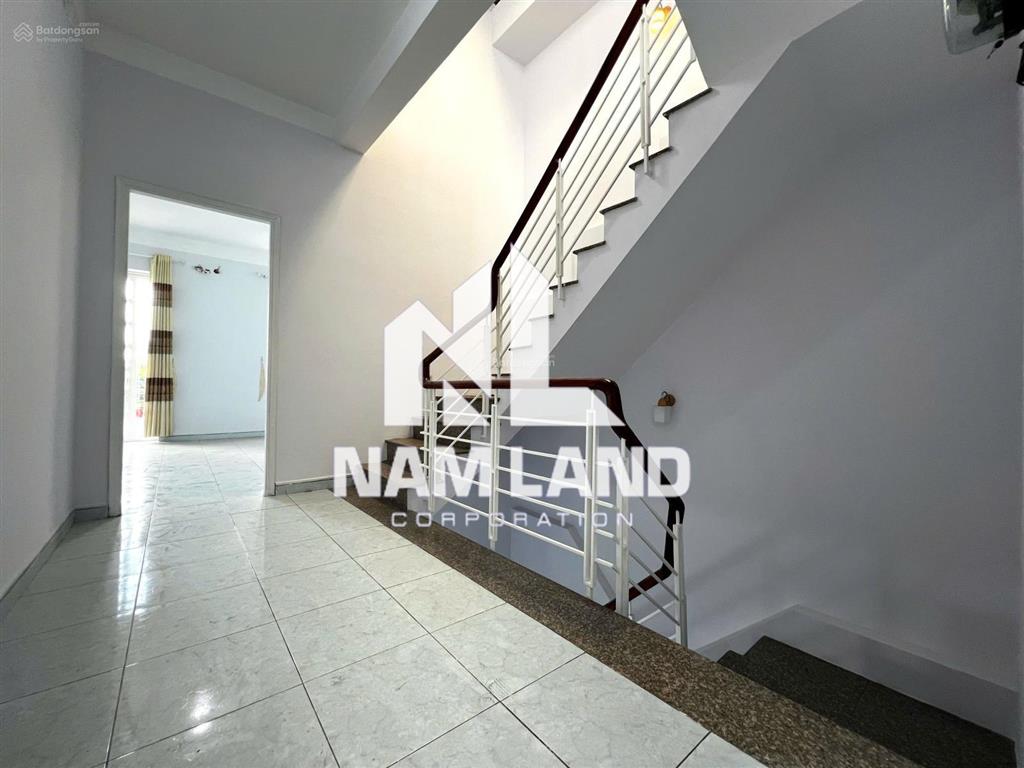 Cho thuê nhà hướng đông nam gần công viên, sông sài gòn gần chung cư sun avanue 4 tầng 4 phòng lớn