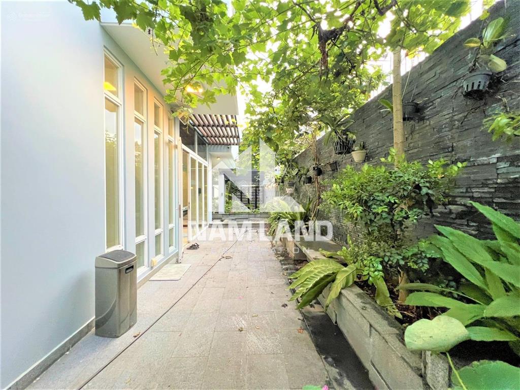Cho thuê dài hạn biệt thự phường thạnh mỹ lợi hầm 4 lầu 5 phòng có nội thất có hồ cá koi cực đẹp