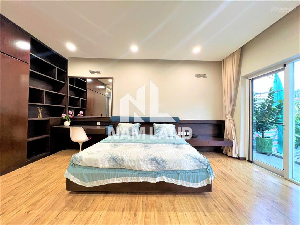Cho thuê dài hạn biệt thự phường thạnh mỹ lợi hầm 4 lầu 5 phòng có nội thất có hồ cá koi cực đẹp