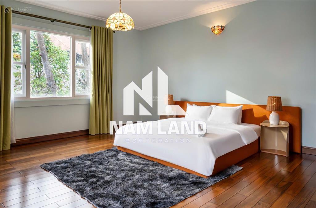 Chị quỳnh cho thuê siêu biệt thự 1300m2 sân vườn hồ bơi 3 lầu 6 phòng full nội thất cao cấp