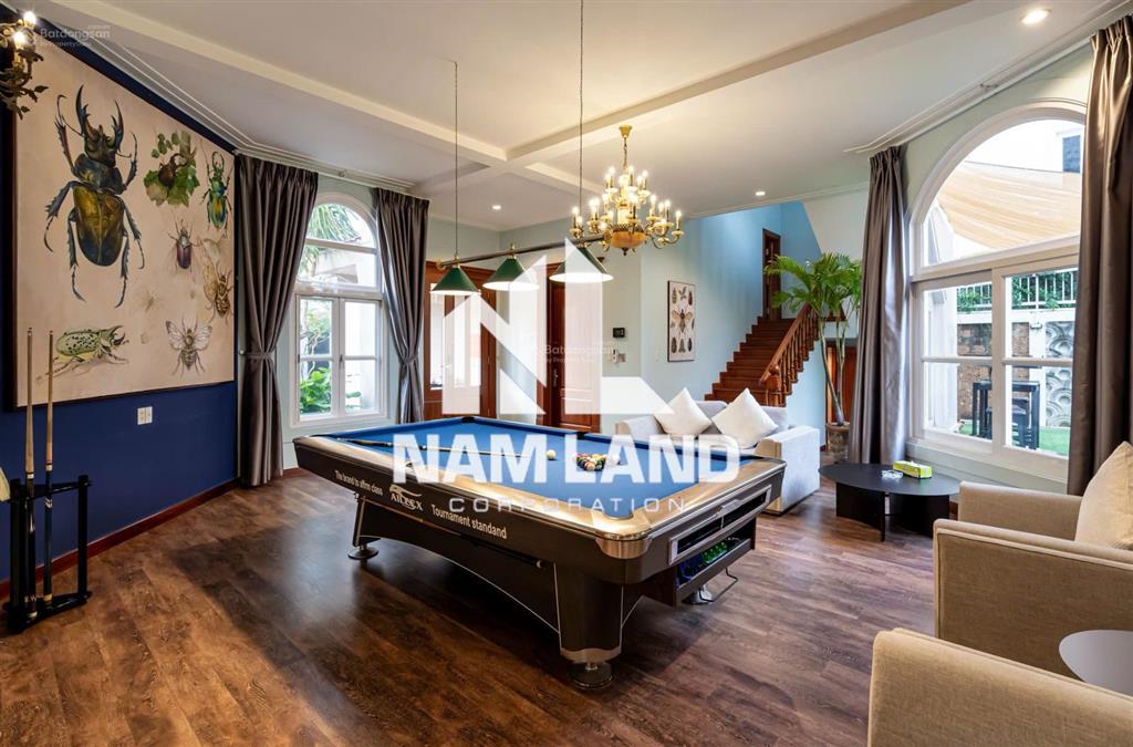 Chị quỳnh cho thuê siêu biệt thự 1300m2 sân vườn hồ bơi 3 lầu 6 phòng full nội thất cao cấp