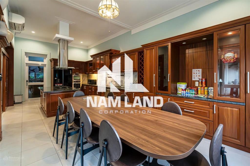 Chị quỳnh cho thuê siêu biệt thự 1300m2 sân vườn hồ bơi 3 lầu 6 phòng full nội thất cao cấp