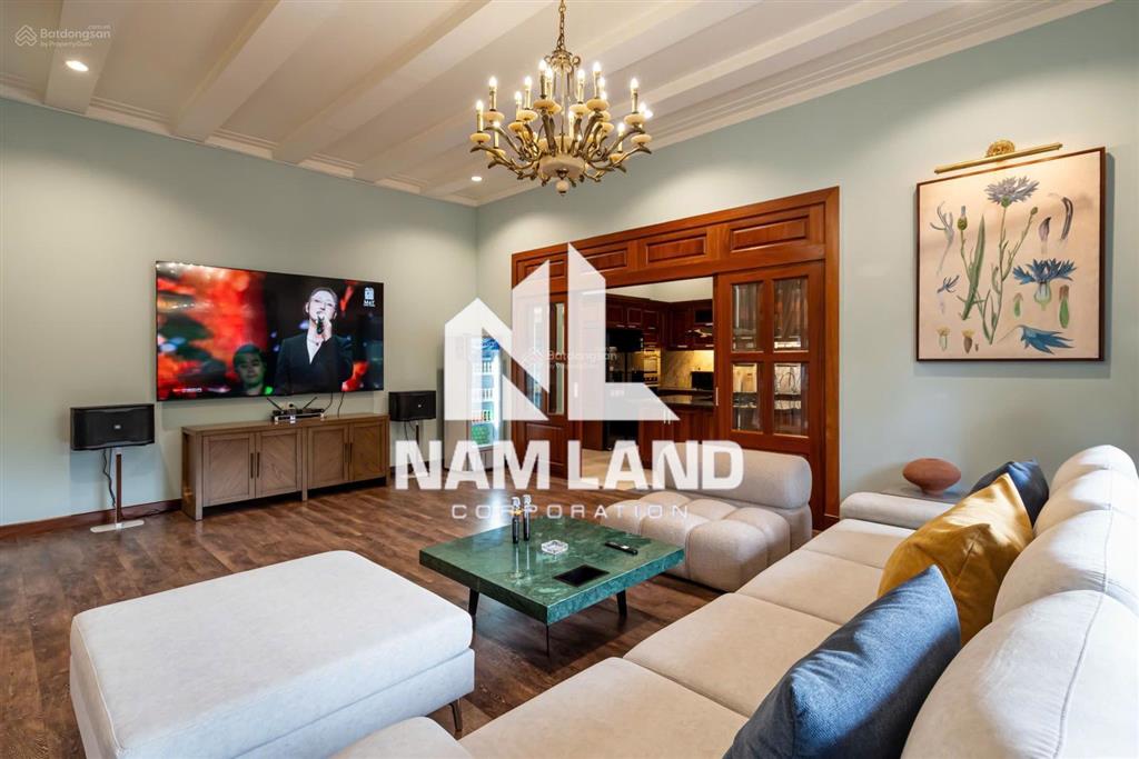 Chị quỳnh cho thuê siêu biệt thự 1300m2 sân vườn hồ bơi 3 lầu 6 phòng full nội thất cao cấp