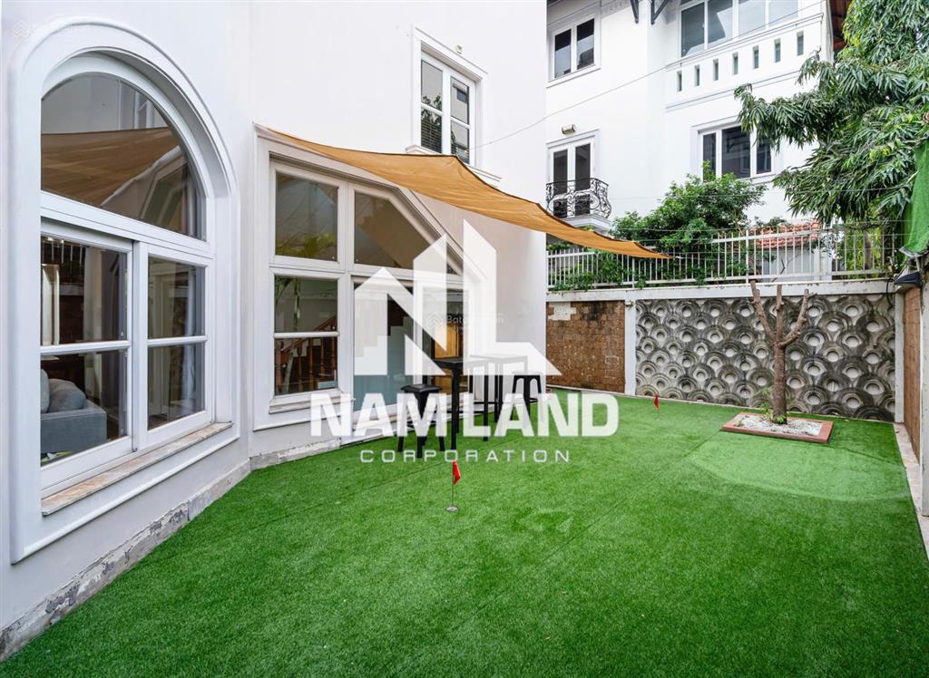 Chị quỳnh cho thuê siêu biệt thự 1300m2 sân vườn hồ bơi 3 lầu 6 phòng full nội thất cao cấp