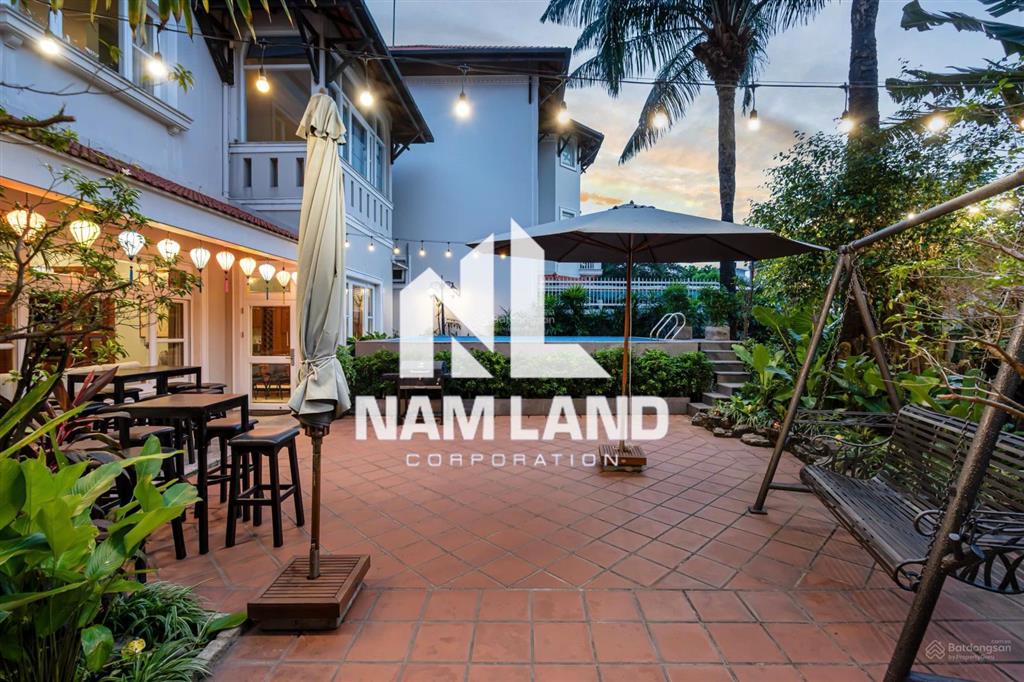 Chị quỳnh cho thuê siêu biệt thự 1300m2 sân vườn hồ bơi 3 lầu 6 phòng full nội thất cao cấp