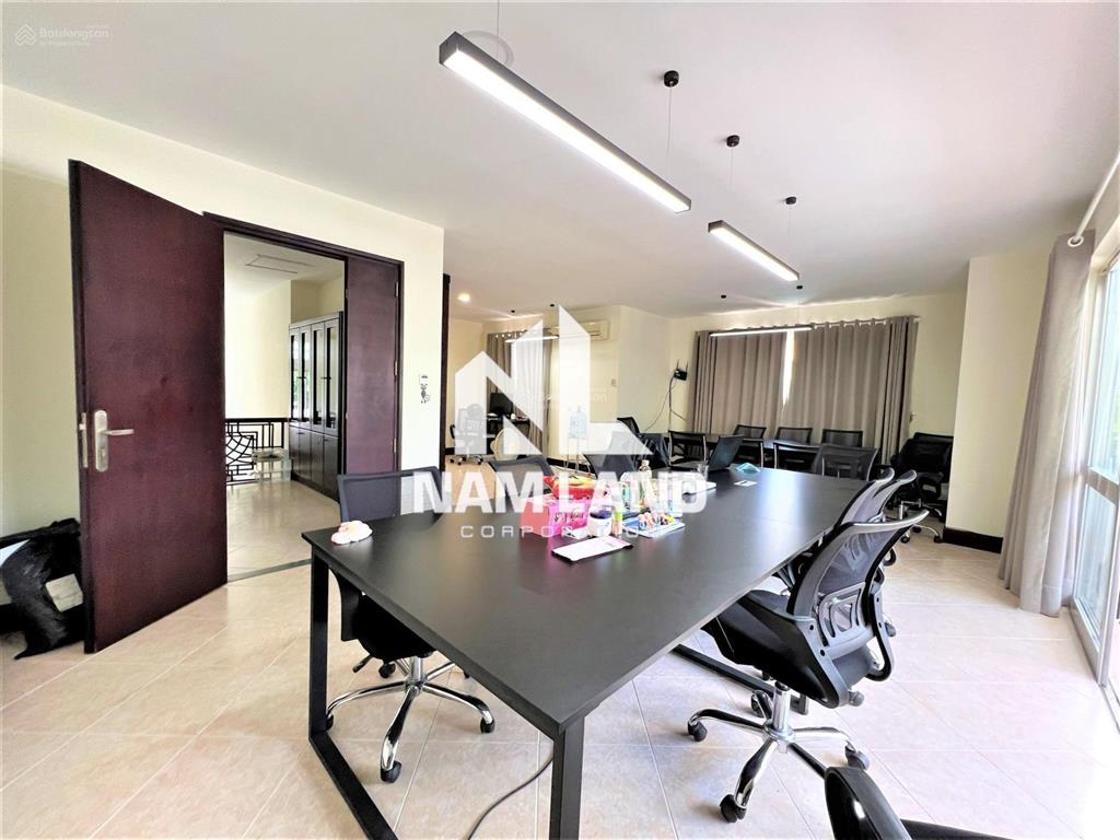 Chú quân cho thuê biệt thự 800m2 khu compound gần sông sài gòn sân vườn hồ bơi 4 phòng để ở, vp cty