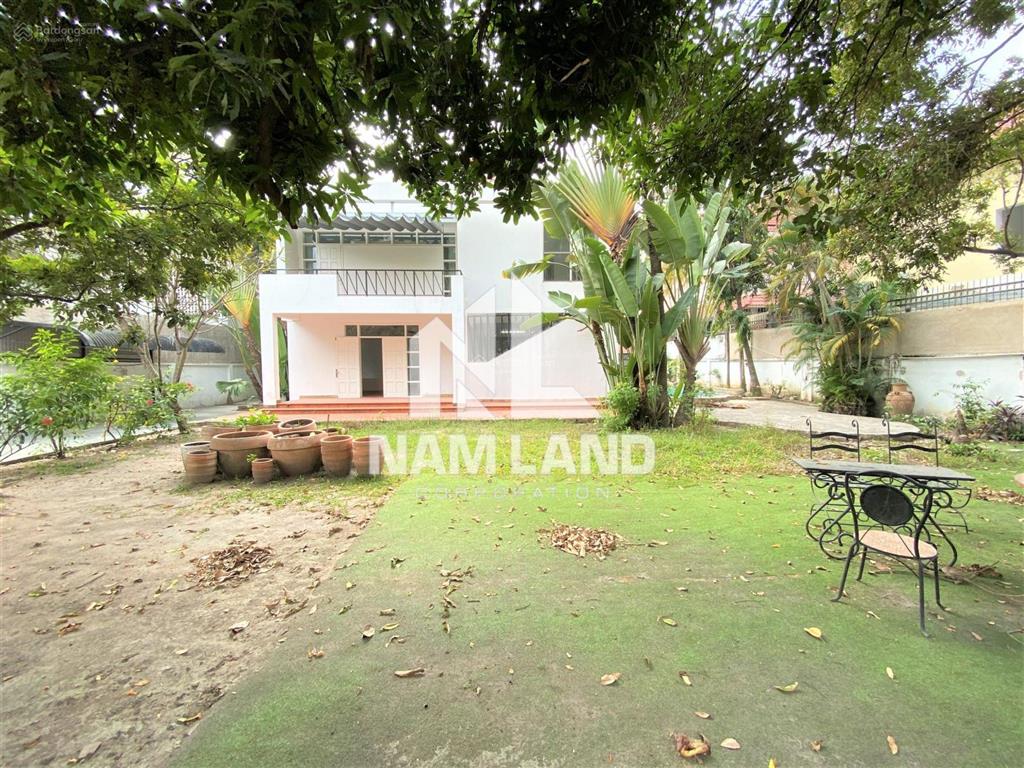 Cô tâm cho thuê biệt thự 800m2 sân vườn hồ bơi 2 tầng 4 phòng để ở, văn phòng gần bến tàu thủy
