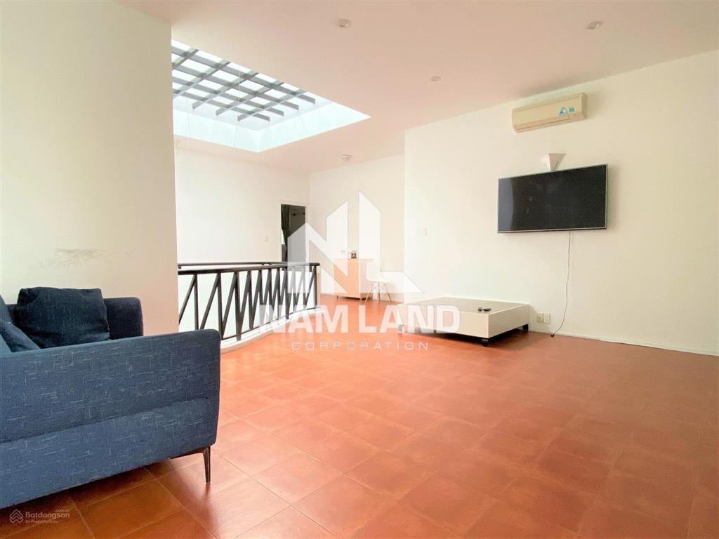 Cô tâm cho thuê biệt thự 800m2 sân vườn hồ bơi 2 tầng 4 phòng để ở, văn phòng gần bến tàu thủy