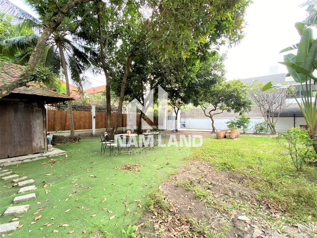 Cô tâm cho thuê biệt thự 800m2 sân vườn hồ bơi 2 tầng 4 phòng để ở, văn phòng gần bến tàu thủy