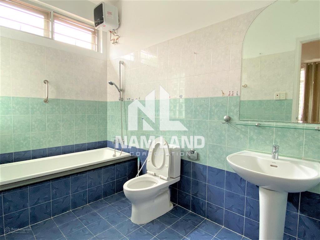 Cô tâm cho thuê biệt thự 800m2 sân vườn hồ bơi 2 tầng 4 phòng để ở, văn phòng gần bến tàu thủy