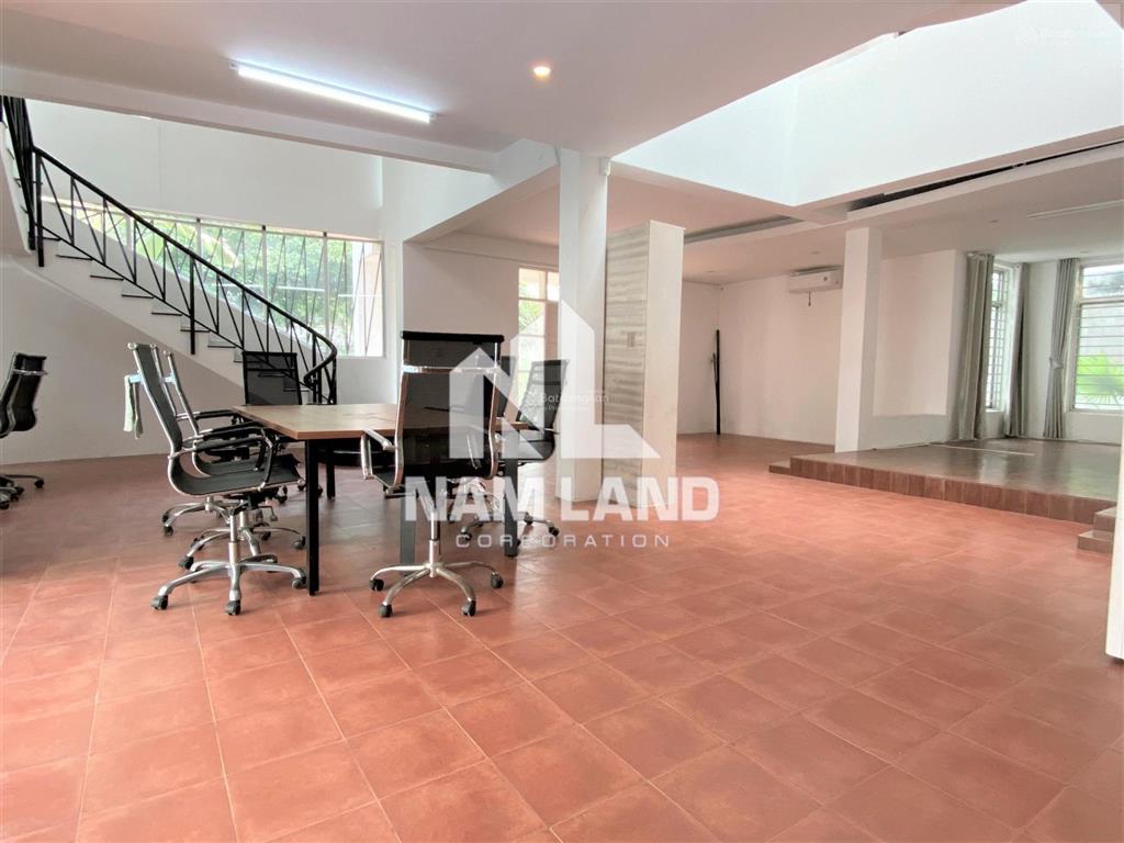 Cô tâm cho thuê biệt thự 800m2 sân vườn hồ bơi 2 tầng 4 phòng để ở, văn phòng gần bến tàu thủy
