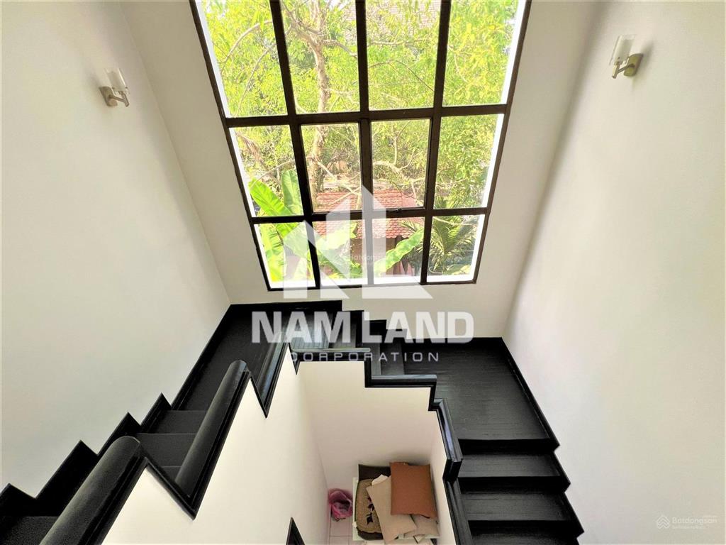 Cho thuê biệt thự 700m2 góc 2 mặt tiền phường thảo điền sân vườn xanh mướt 3 tầng 5 phòng lớn