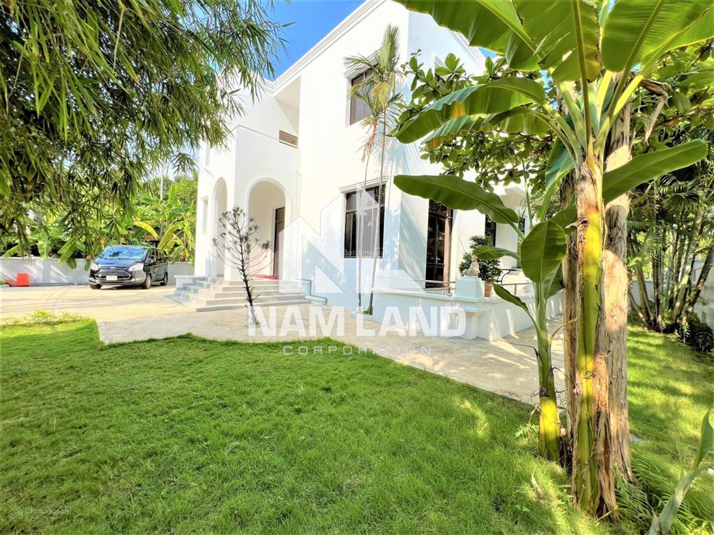 Cho thuê biệt thự 700m2 góc 2 mặt tiền phường thảo điền sân vườn xanh mướt 3 tầng 5 phòng lớn