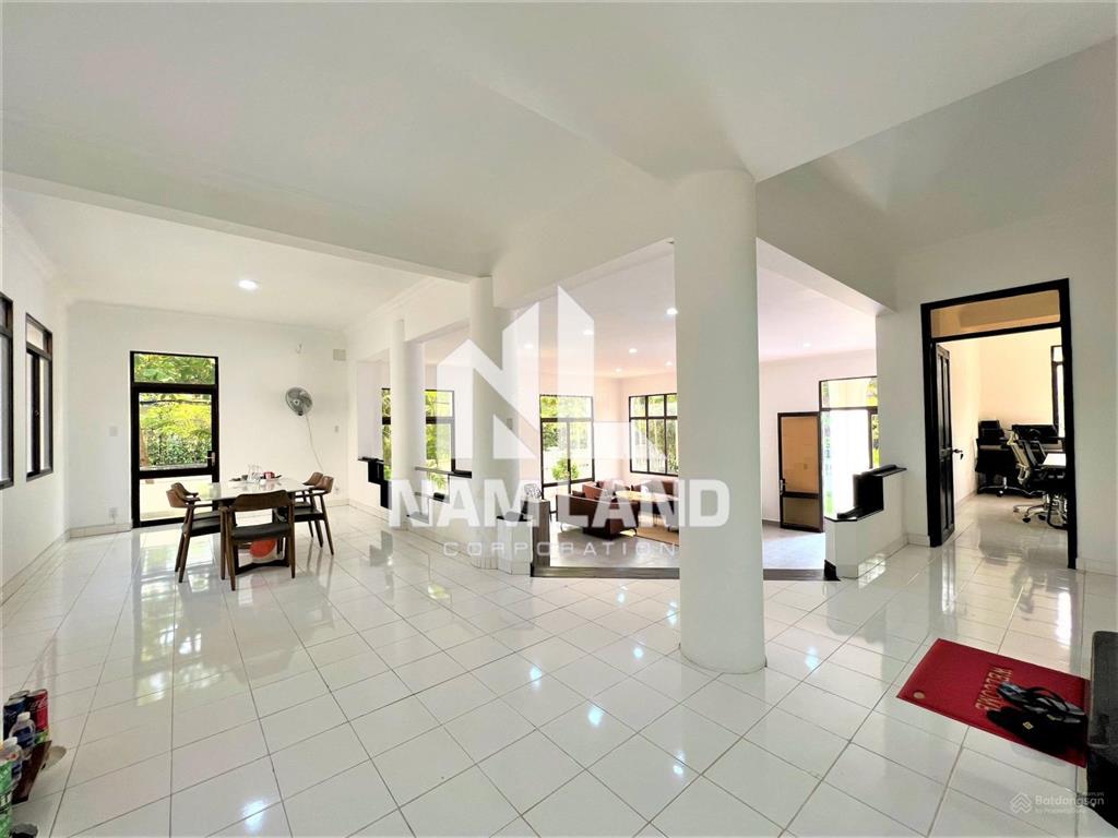 Cho thuê biệt thự 700m2 góc 2 mặt tiền phường thảo điền sân vườn xanh mướt 3 tầng 5 phòng lớn