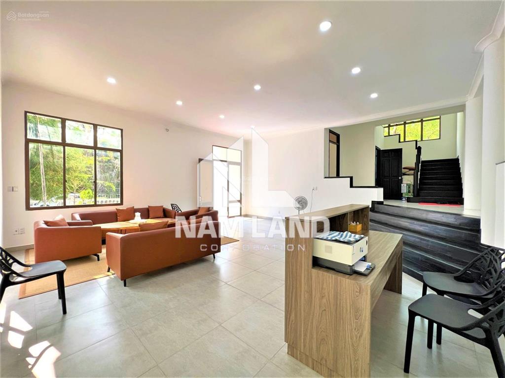 Cho thuê biệt thự 700m2 góc 2 mặt tiền phường thảo điền sân vườn xanh mướt 3 tầng 5 phòng lớn