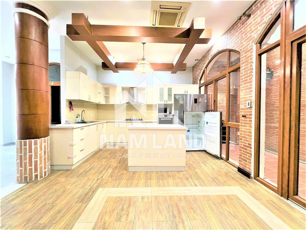 Cho thuê nhà khu compound thảo điền quận 2 sân vườn, gara 3 lầu 5 phòng khu nhiều người nước ngoài
