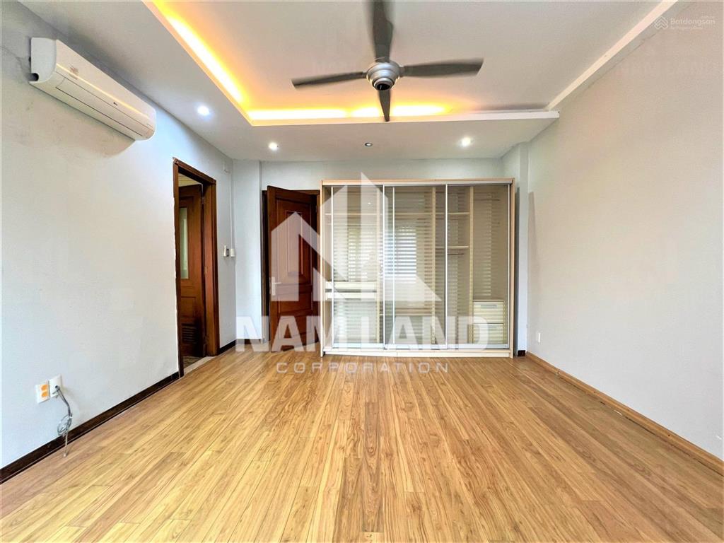 Cho thuê nhà khu compound thảo điền quận 2 sân vườn, gara 3 lầu 5 phòng khu nhiều người nước ngoài