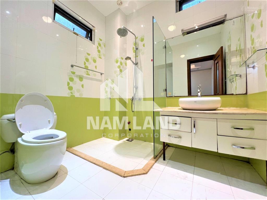Cho thuê nhà khu compound thảo điền quận 2 sân vườn, gara 3 lầu 5 phòng khu nhiều người nước ngoài