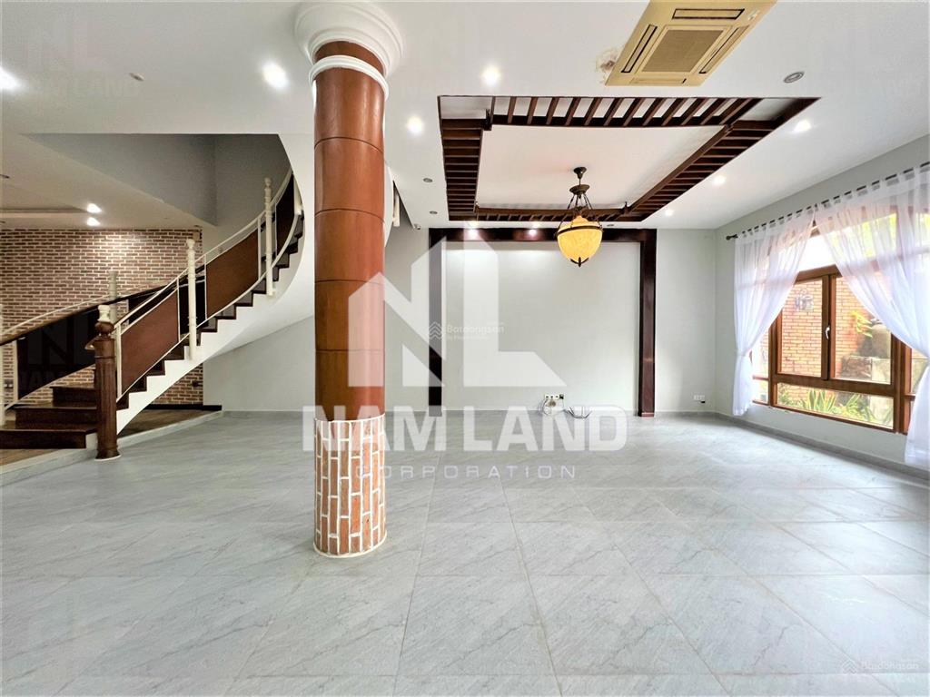 Cho thuê nhà khu compound thảo điền quận 2 sân vườn, gara 3 lầu 5 phòng khu nhiều người nước ngoài
