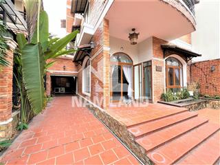 Cho thuê nhà khu compound thảo điền quận 2 sân vườn, gara 3 lầu 5 phòng khu nhiều người nước ngoài