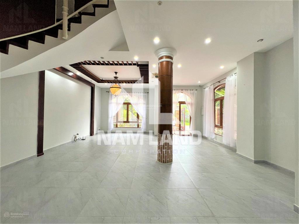 Cho thuê nhà khu compound thảo điền quận 2 sân vườn, gara 3 lầu 5 phòng khu nhiều người nước ngoài