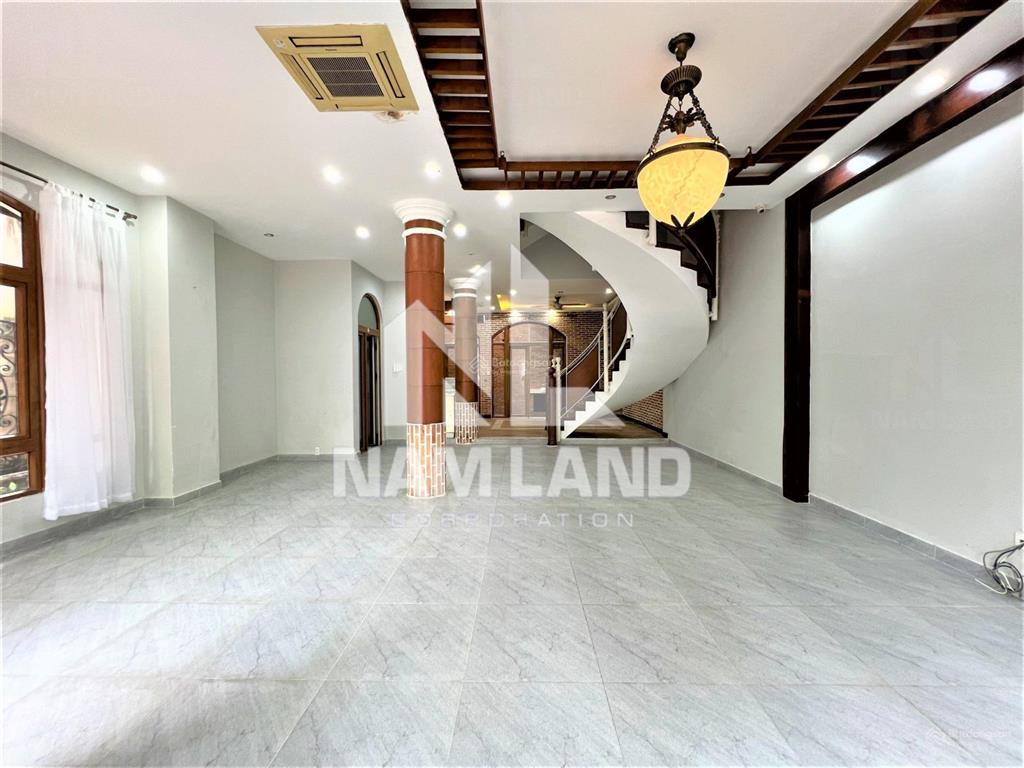 Cho thuê nhà khu compound thảo điền quận 2 sân vườn, gara 3 lầu 5 phòng khu nhiều người nước ngoài
