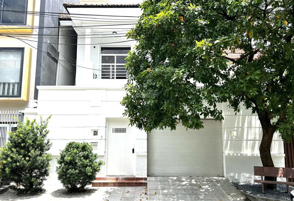 Anh phong cho thuê nhà thảo điền mới 100% sân vườn 2 tầng 4 phòng thiết kế hiện đại khu yên tĩnh