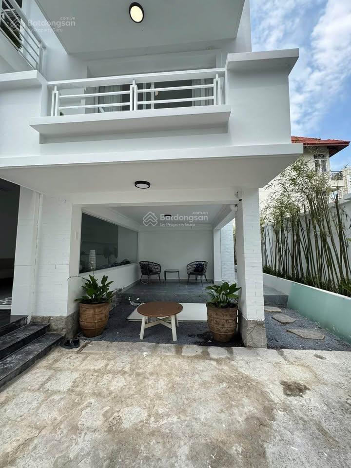 Anh phong cho thuê nhà thảo điền mới 100% sân vườn 2 tầng 4 phòng thiết kế hiện đại khu yên tĩnh