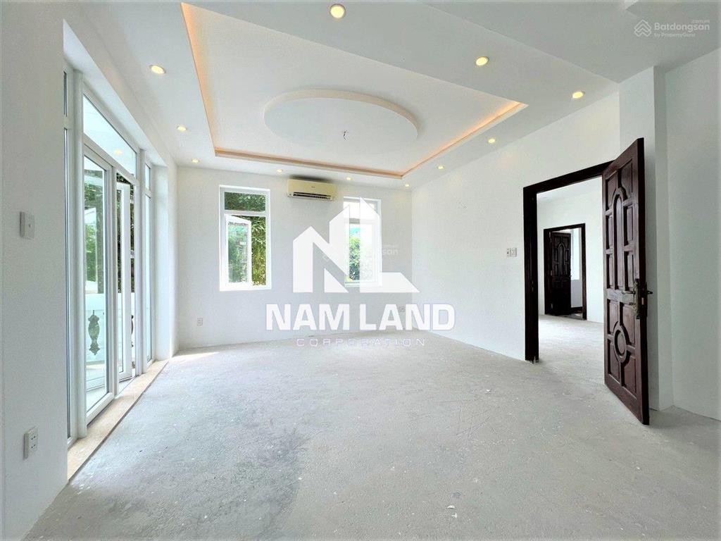 Anh sơn cho thuê nhà quận 2 căn góc 2 mặt tiền mới sơn sửa hầm 3 lầu 5 phòng lớn làm công ty