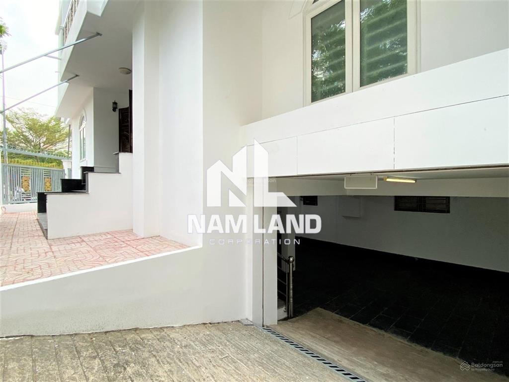 Nhà cho thuê tại an phú căn góc 2 mặt tiền hầm 3 lầu 6 phòng lớn làm showroom, văn phòng, công ty