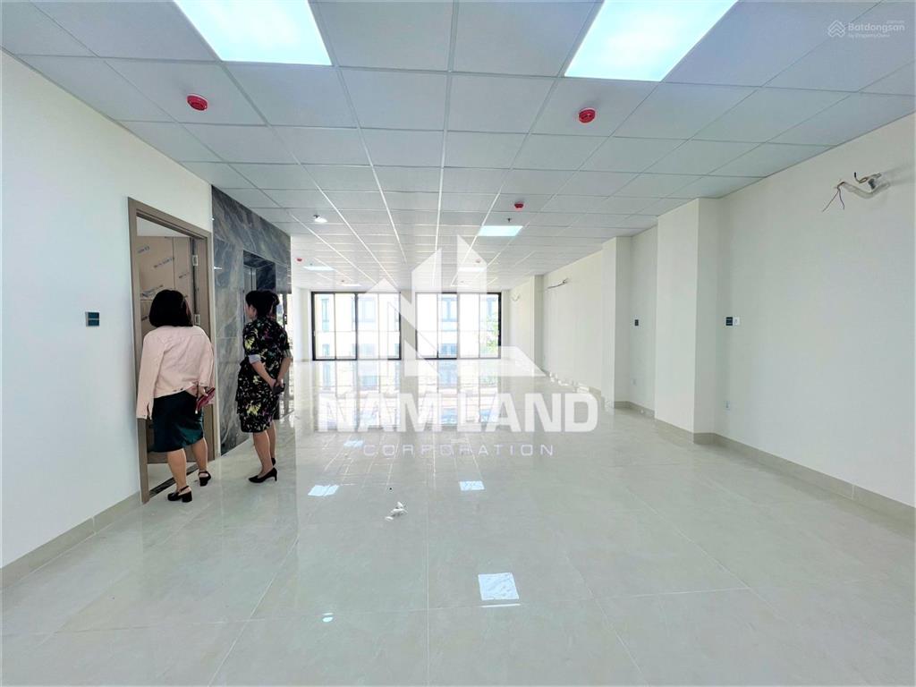 Cho thuê nhà xây trống suốt có thang máy làm văn phòng, có hầm 4 lầu tại gần trần não, quận 2