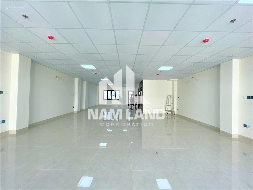 Cho thuê nhà xây trống suốt có thang máy làm văn phòng, có hầm 4 lầu tại gần trần não, quận 2