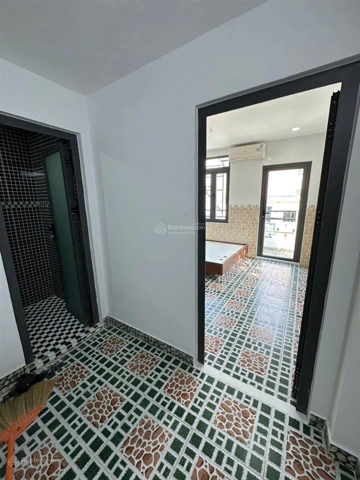 (6.1tỷ tl) nhà 1 sẹc, 3 lầu hồ thị kỷ, ngay phố ẩm thực..!