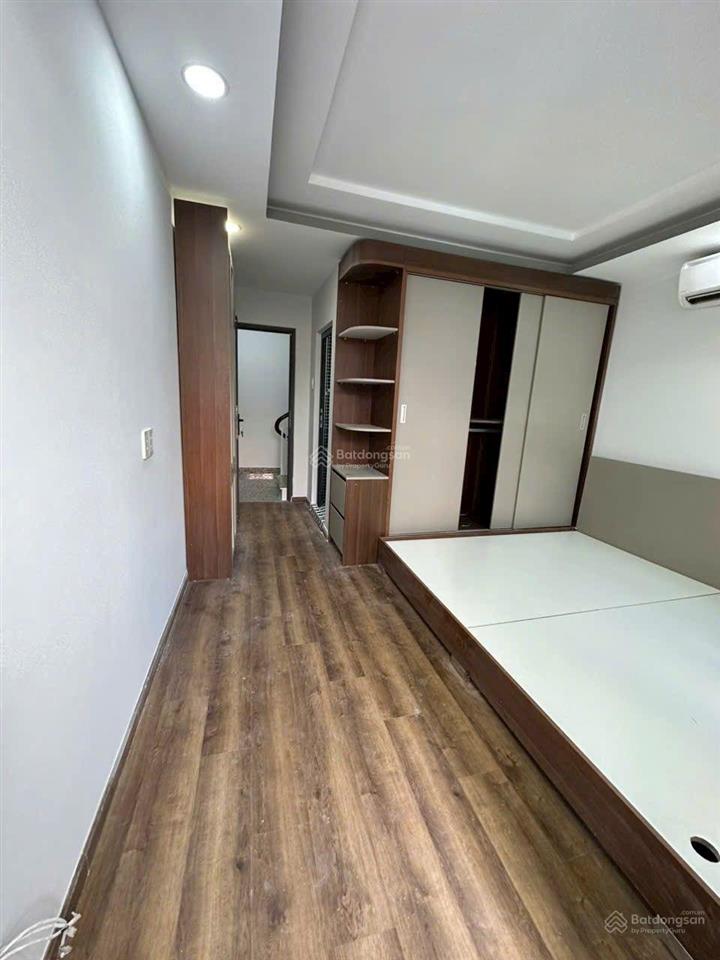 (6.1tỷ tl) nhà 1 sẹc, 3 lầu hồ thị kỷ, ngay phố ẩm thực..!