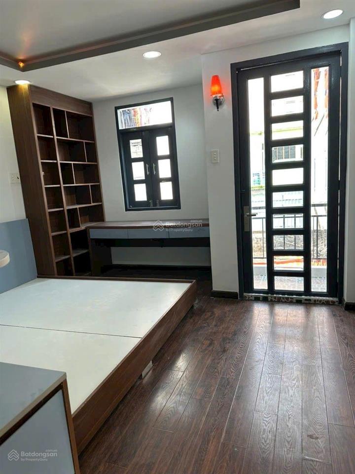 (6.1tỷ tl) nhà 1 sẹc, 3 lầu hồ thị kỷ, ngay phố ẩm thực..!