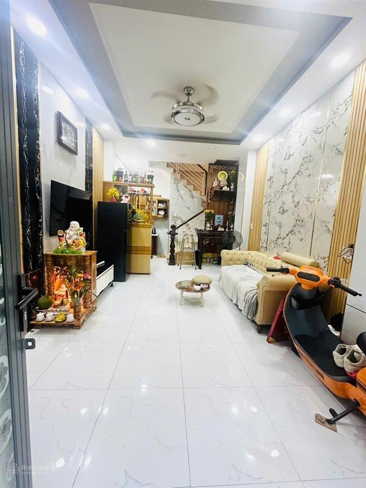 (6.1tỷ tl) nhà 1 sẹc, 3 lầu hồ thị kỷ, ngay phố ẩm thực..!