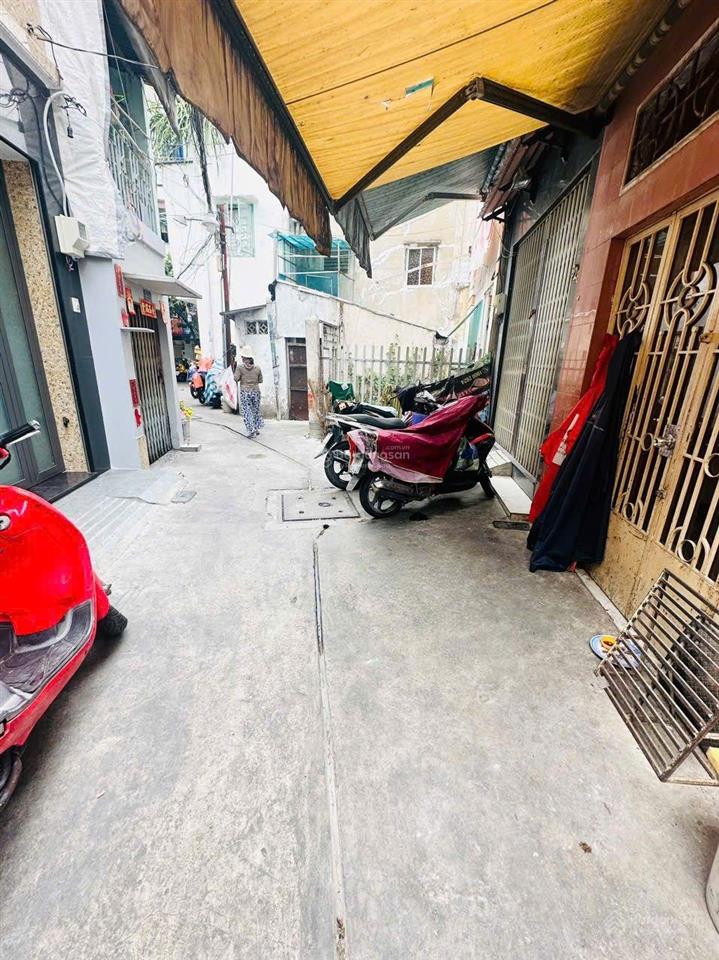 (6,5 tỷ) nhà 1 sẹc, 4 tầng (5 pn), hẻm 4m, giáp quận 1, đường nguyễn thị minh khai.