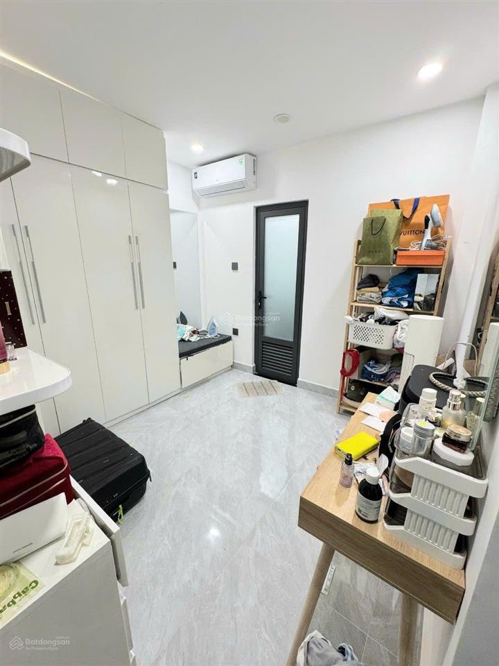 (8,5 tỷ tl) nhà 1 sẹc, 5 tầng mới đẹp, hẻm 4m chuẩn bàn cờ..!