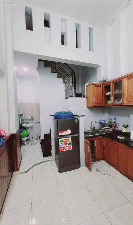 ( 6,2 tỷ tl) 39m2. nhà 4 tầng thành thái, xe hơi đậu cách nhà 10m..!