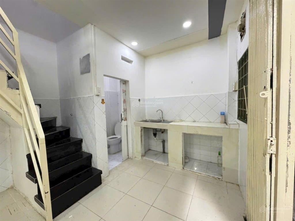 (3,38 tỷ tl) nhà 3 tầng, hẻm 1 sẹc nguyễn chí thanh, gần mặt tiền..!