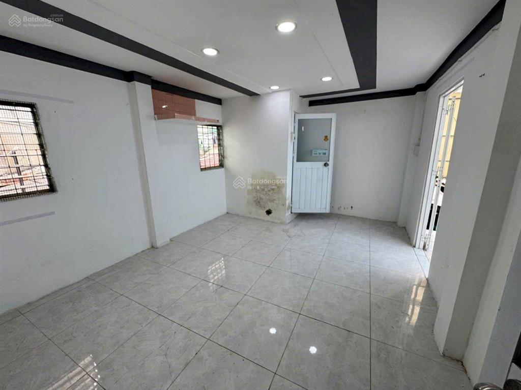 (3,38 tỷ tl) nhà 3 tầng, hẻm 1 sẹc nguyễn chí thanh, gần mặt tiền..!
