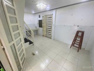 (nhỉnh 3 tỷ ) quận 10, nhà 1 sẹc, 3 tầng nguyễn chí thanh, hẻm 4m , gần mặt tiền..!