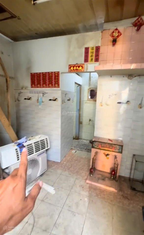 (2.7 tỷ tl) quận 10, nhà 1 sẹc, hẻm 4m, 3 tầng, gần mặt tiền đường hồ thị kỷ