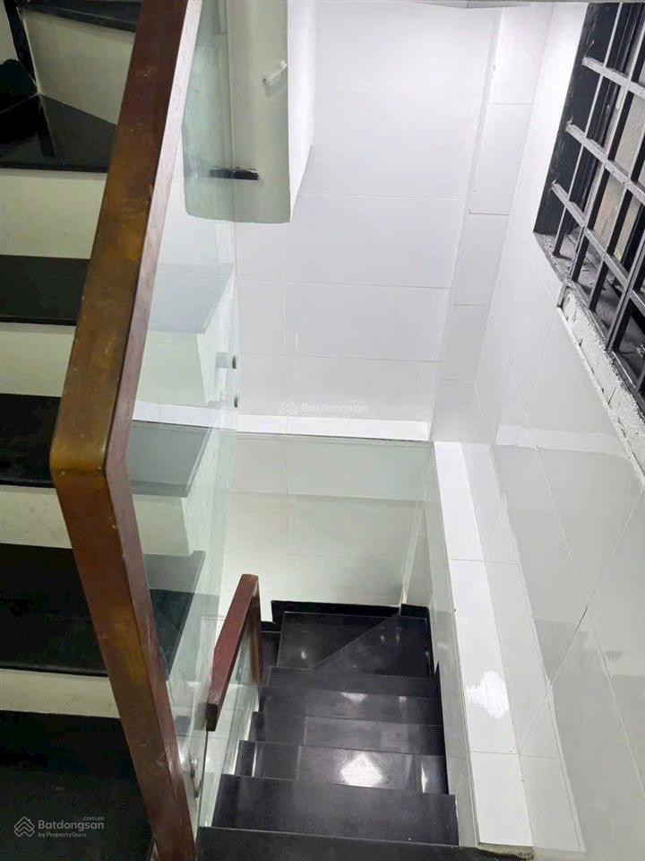 Nhà mặt tiền hòa hưng, 3 tầng..!