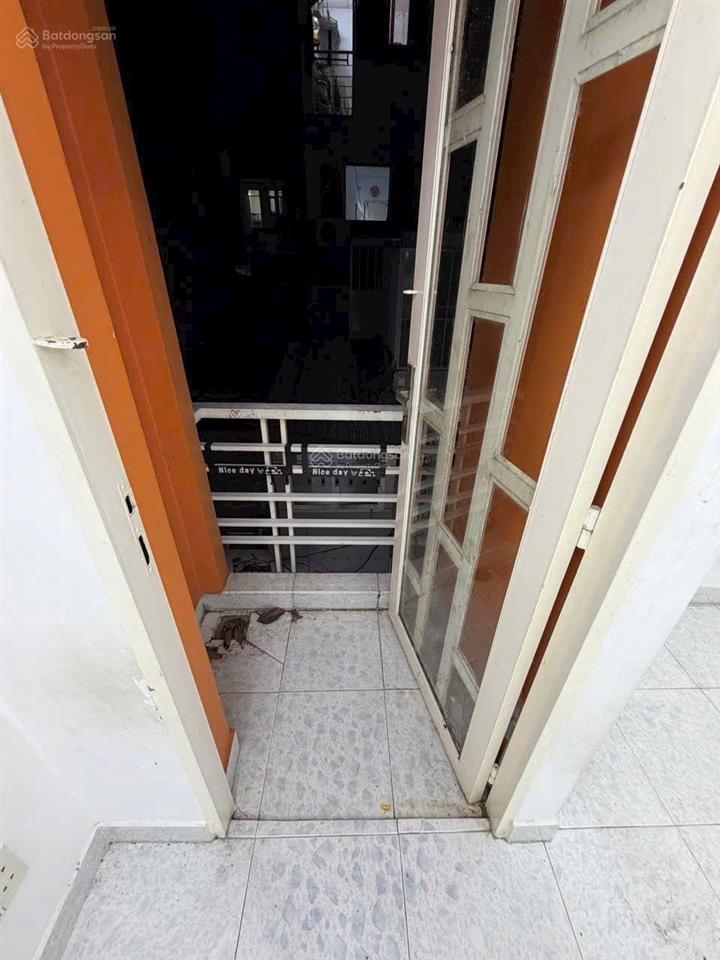 ( 4.55 tỷ tl) nhà 3 tầng hồ thị kỷ.. !