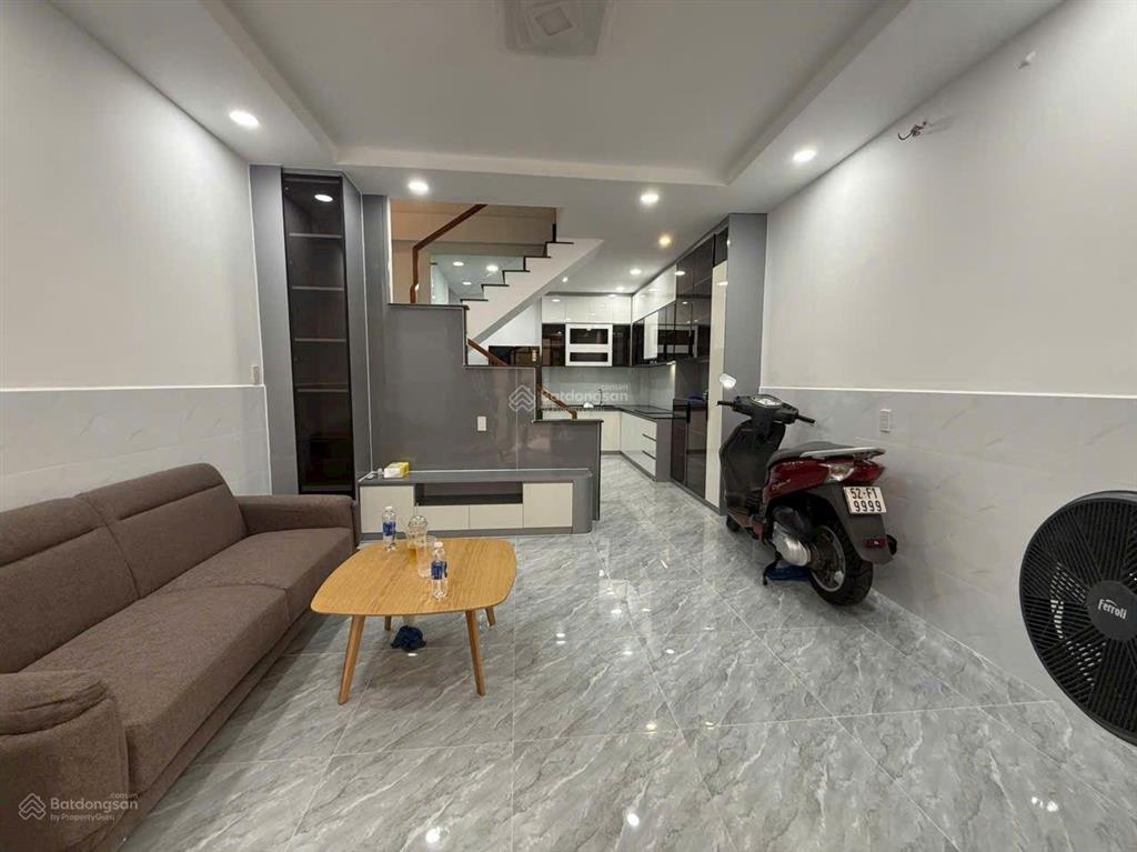 (5,75 tỷ tl) siêu phẩm quận 10, nhà mới 3 tầng, sát hẻm lớn