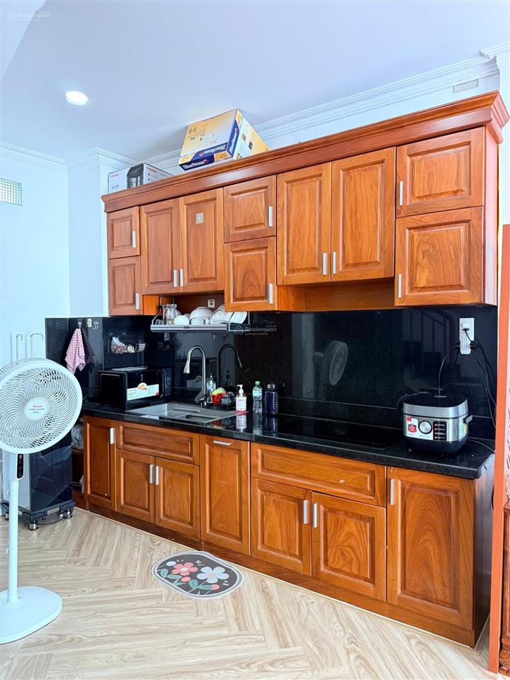 6,7 tỷ tl nhà 5 tầng mới đẹp, hẻm rộng rãi, gần mặt tiền hoàng sa