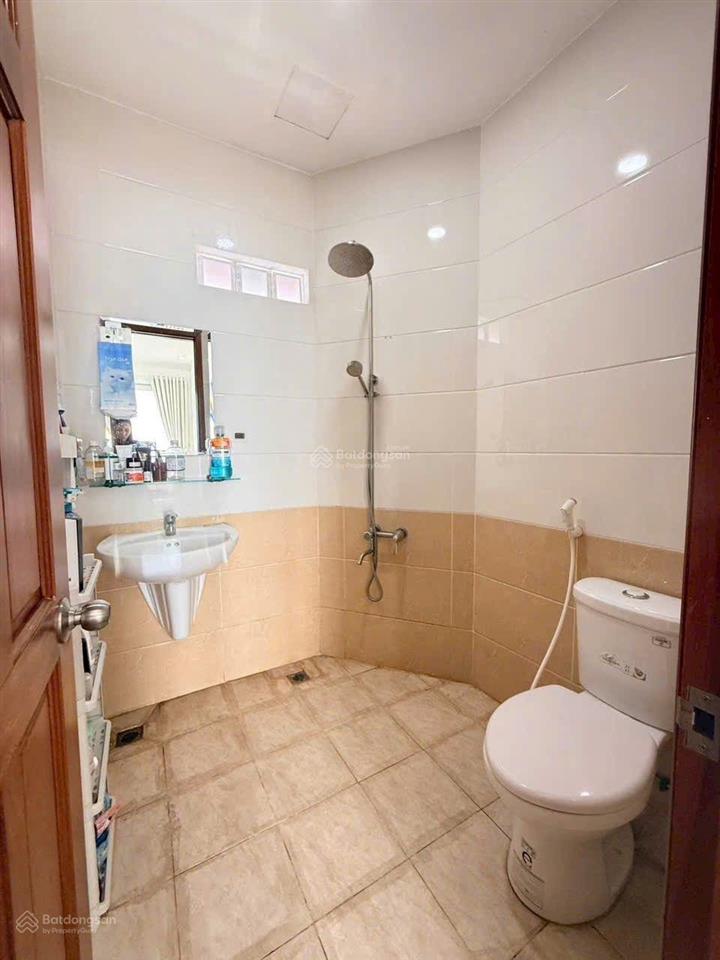 6,7 tỷ tl nhà 5 tầng mới đẹp, hẻm rộng rãi, gần mặt tiền hoàng sa
