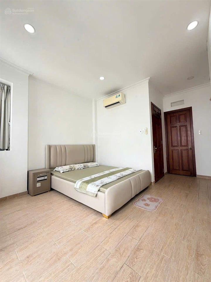 6,7 tỷ tl nhà 5 tầng mới đẹp, hẻm rộng rãi, gần mặt tiền hoàng sa